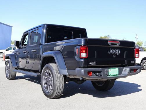2023 Jeep Gladiator Overland