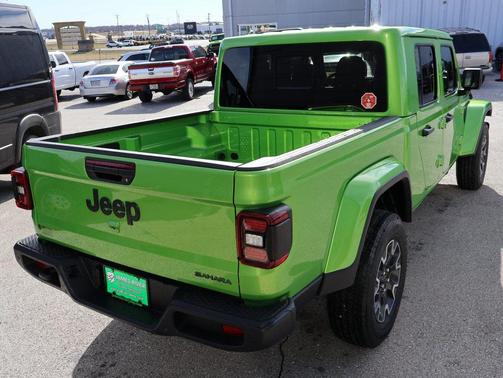 2026 Jeep Gladiator Sahara 4x4