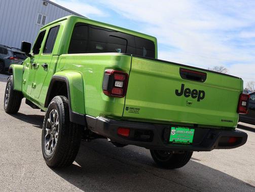 2026 Jeep Gladiator Sport