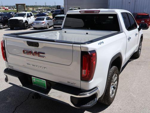 Summit White 2024 GMC Sierra 1500 SLT