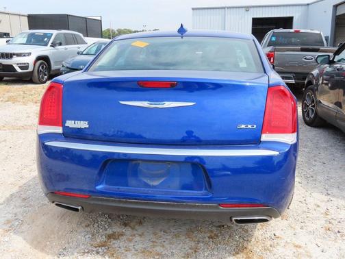 2018 Chrysler 300 Touring