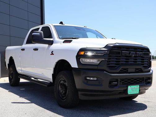 2025 RAM 2500 Tradesman Crew Cab 4x4 6'4' Box