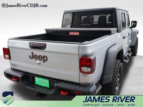 Silver Zynith Clearcoat 2023 Jeep Gladiator Rubicon