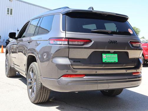 Baltic Gray Metallic Clearcoat 2026 Jeep Grand Cherokee L Limited