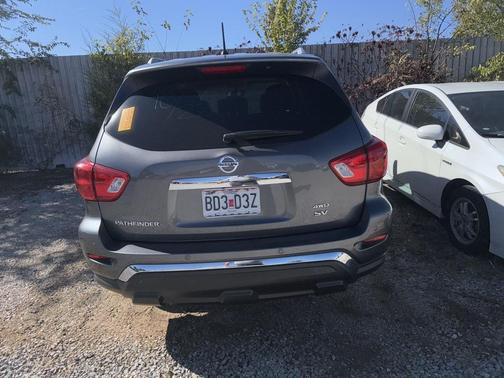 2017 Nissan Pathfinder SV