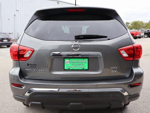 2017 Nissan Pathfinder SV