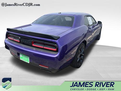 Plum Crazy Pearlcoat 2023 Dodge Challenger R/T