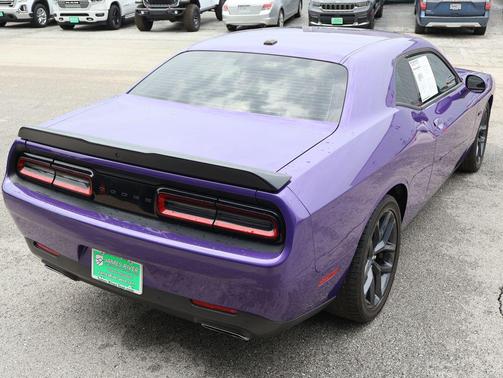 Plum Crazy Pearlcoat 2023 Dodge Challenger R/T