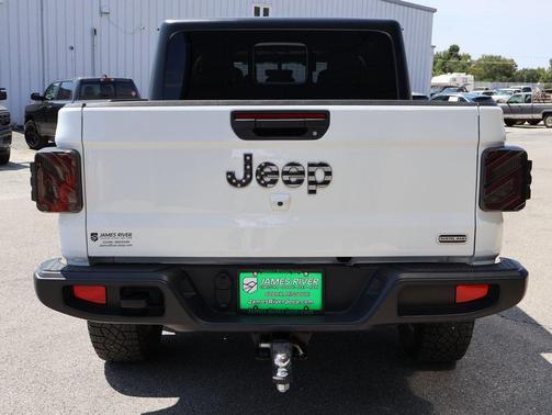 2022 Jeep Gladiator Overland