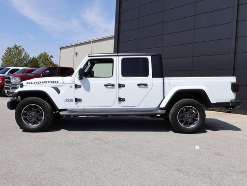 2022 Jeep Gladiator Overland