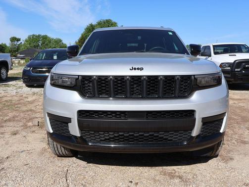 Silver Zynith 2024 Jeep Grand Cherokee L Altitude