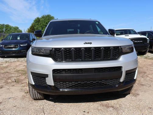 Silver Zynith 2024 Jeep Grand Cherokee L Altitude