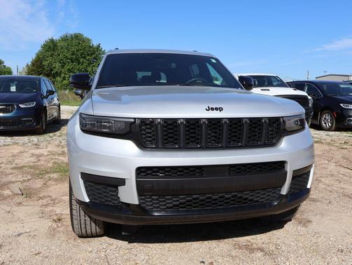 Silver Zynith 2024 Jeep Grand Cherokee L Altitude