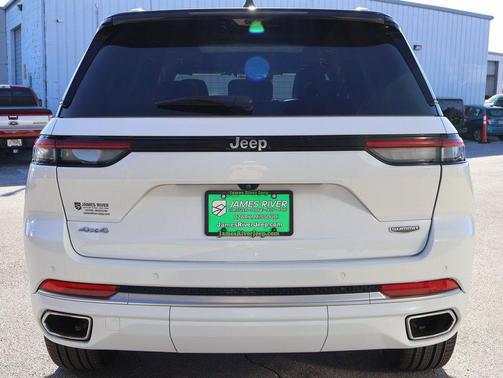 2022 Jeep Grand Cherokee Summit
