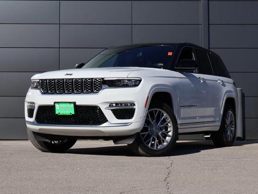 2022 Jeep Grand Cherokee Summit