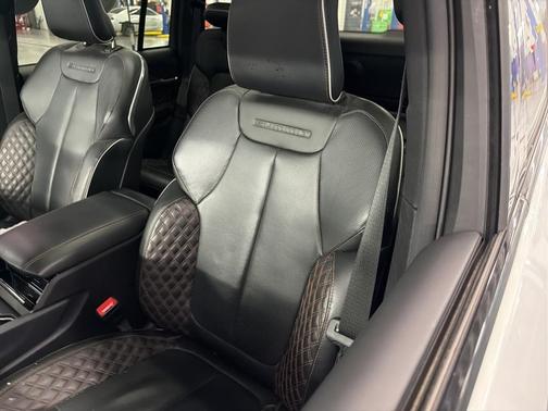 2022 Jeep Grand Cherokee Summit