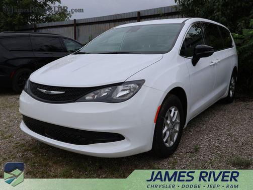 bright white clearcoat 2027 Chrysler Pacifica LX