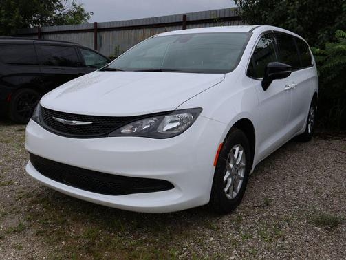 bright white clearcoat 2027 Chrysler Pacifica LX