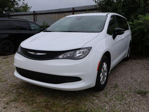 bright white clearcoat 2027 Chrysler Pacifica LX