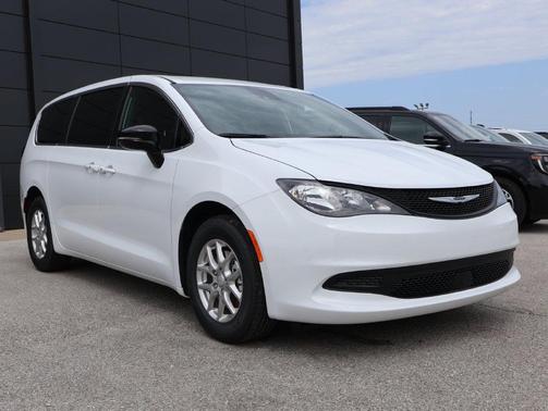 bright white clearcoat 2027 Chrysler Pacifica LX