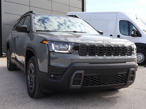 Sting-Gray Clearcoat 2026 Jeep Cherokee Laredo 4x4