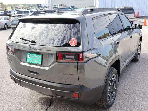 Sting-Gray Clearcoat 2026 Jeep Cherokee Laredo 4x4