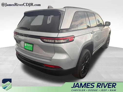 Silver Zynith 2025 Jeep Grand Cherokee Altitude