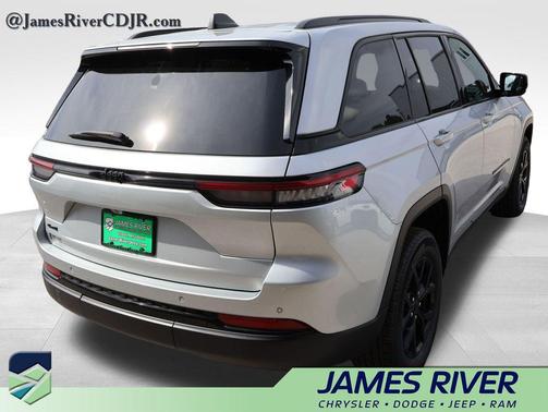 Silver Zynith 2025 Jeep Grand Cherokee Altitude