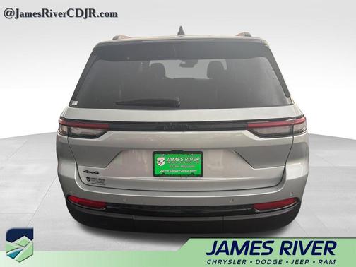 Silver Zynith 2025 Jeep Grand Cherokee Altitude