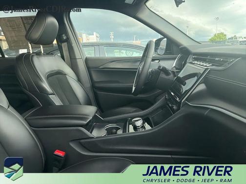 Silver Zynith 2025 Jeep Grand Cherokee Altitude