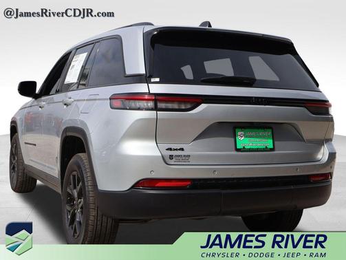 Silver Zynith 2025 Jeep Grand Cherokee Altitude