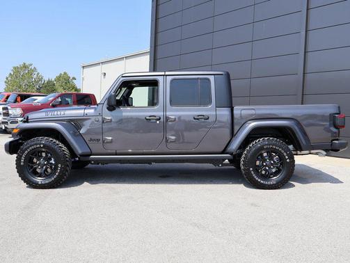 2025 Jeep Gladiator Willys
