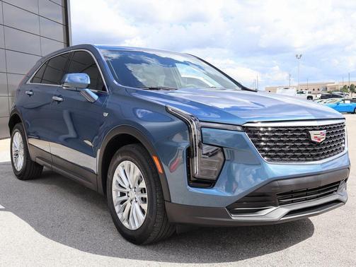 2024 Cadillac XT4 Luxury