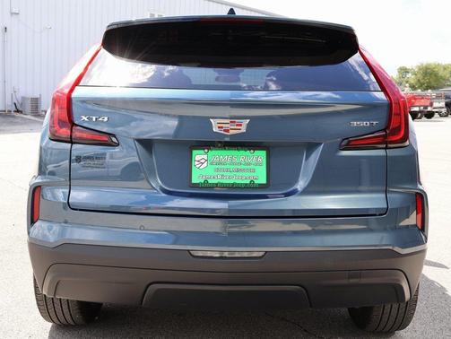 2024 Cadillac XT4 Luxury