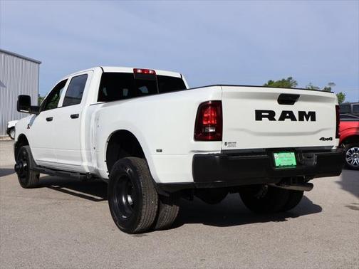 2025 RAM 3500 Tradesman Crew Cab 4x4 8' Box
