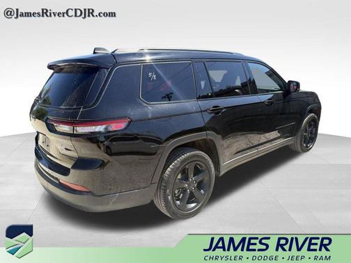 Diamond Black Crystal Pearlcoat 2023 Jeep Grand Cherokee L Altitude