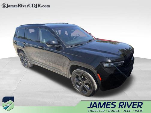 Diamond Black Crystal Pearlcoat 2023 Jeep Grand Cherokee L Altitude