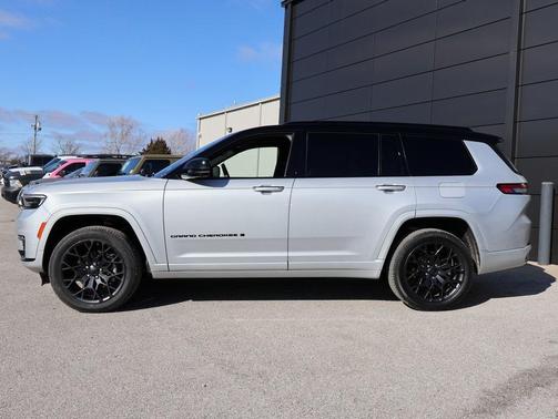 2023 Jeep Grand Cherokee L Summit Reserve