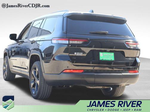 Diamond Black Crystal Pearlcoat 2023 Jeep Grand Cherokee L Limited