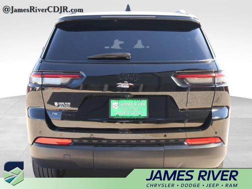 Diamond Black Crystal Pearlcoat 2023 Jeep Grand Cherokee L Limited