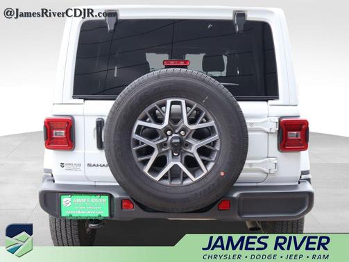 Bright White Clearcoat 2025 Jeep Wrangler 4-Door Sahara 4x4