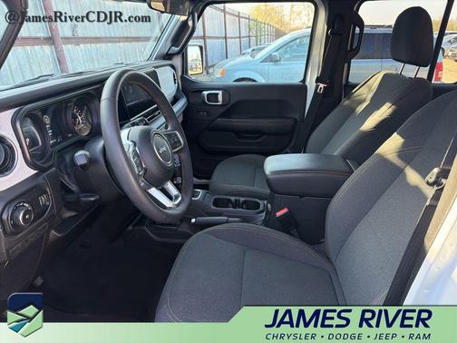 Bright White Clearcoat 2025 Jeep Wrangler 4-Door Sahara 4x4