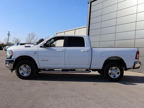 2022 RAM 2500 Big Horn Crew Cab 4x4 6'4' Box