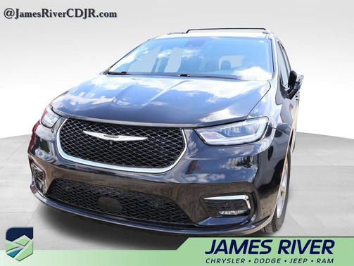 Brilliant Black Crystal Pearlcoat 2022 Chrysler Pacifica Limited