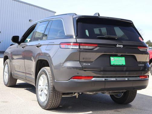 2026 Jeep Grand Cherokee Altitude