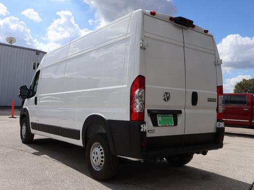 Bright White Clearcoat 2027 RAM ProMaster 2500 Tradesman