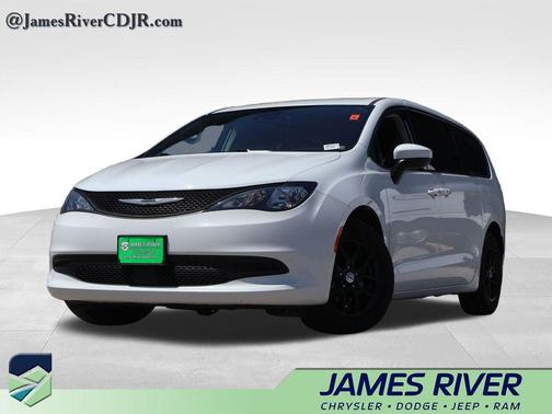 Bright White Clearcoat 2023 Chrysler Voyager LX