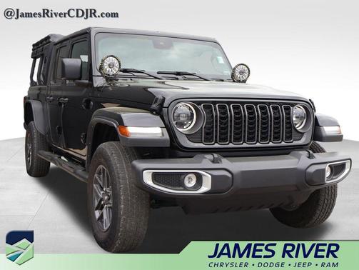 Black Clearcoat 2024 Jeep Gladiator Sport S