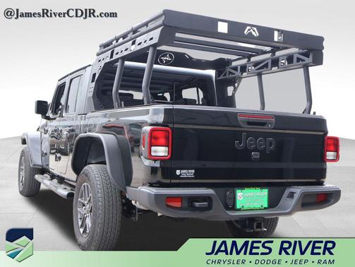 Black Clearcoat 2024 Jeep Gladiator Sport S