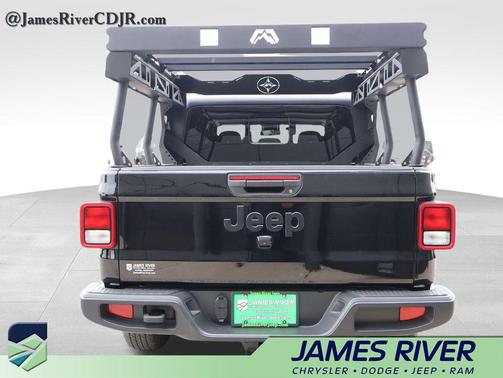 Black Clearcoat 2024 Jeep Gladiator Sport S